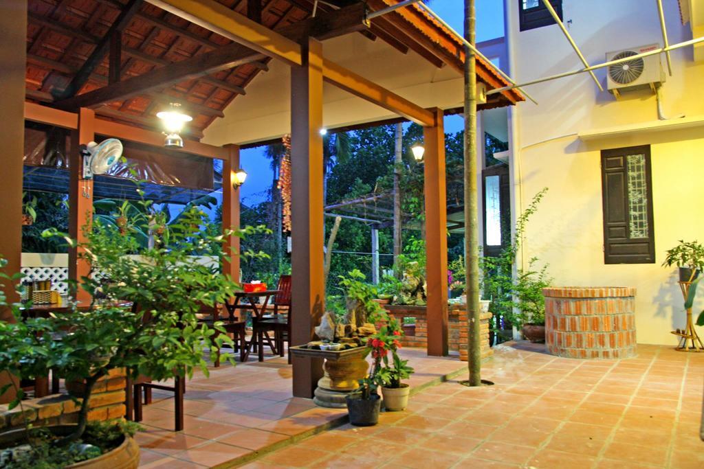 Village Love Homestay Хойан Экстерьер фото