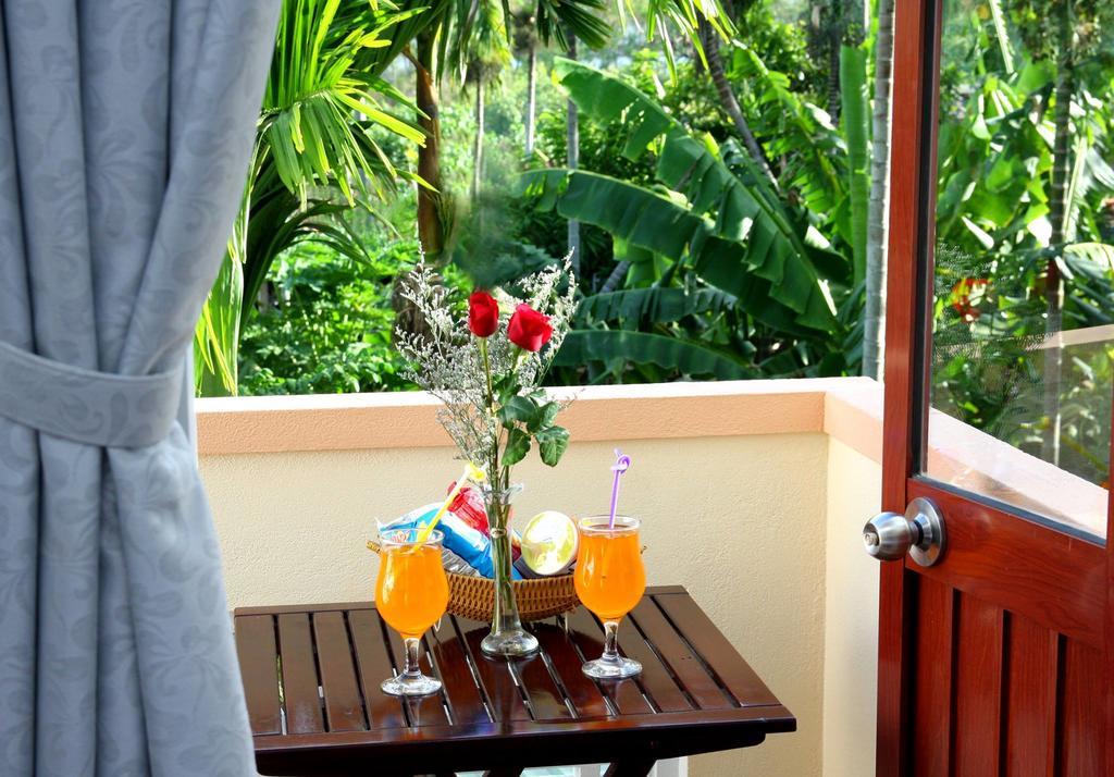 Village Love Homestay Хойан Экстерьер фото